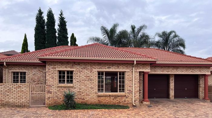 Property #2140811, Townhouse for sale in Eldoraigne Ext 3