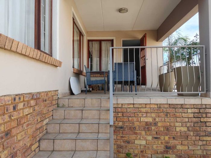 Property #2192577, Townhouse for sale in Glenvista