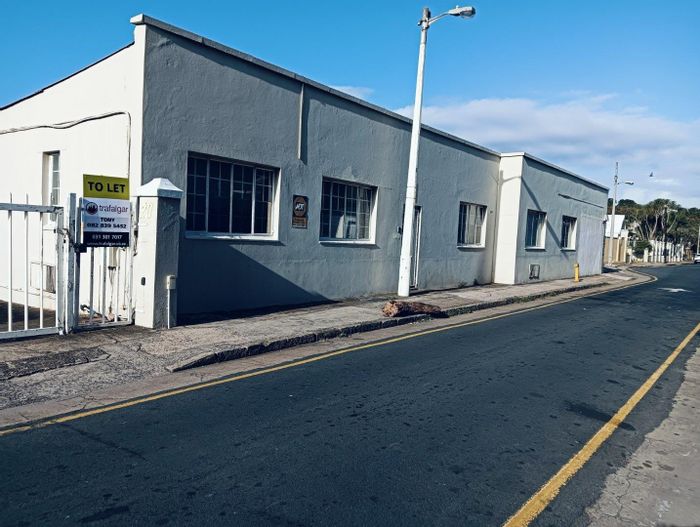 Office Space To Rent in Berea: 80m², secure parking, near Devonport Shopping Centre.