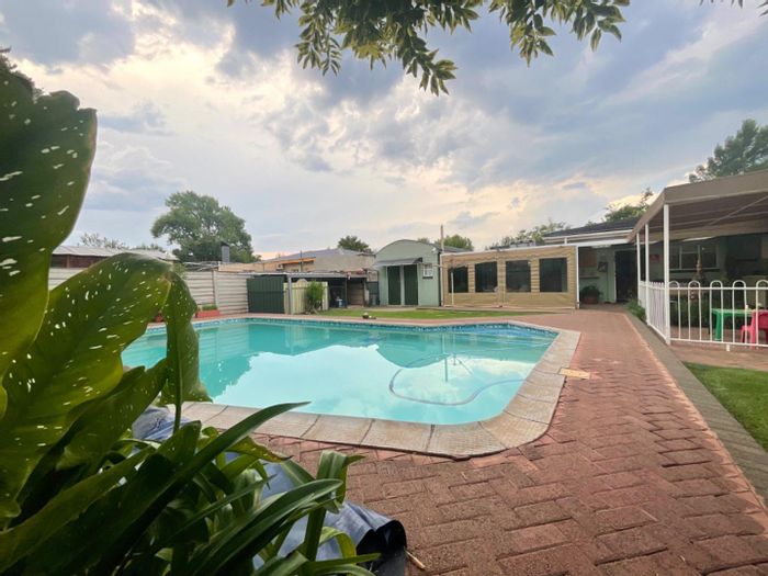 Property #2135108, House for sale in Noordhoek