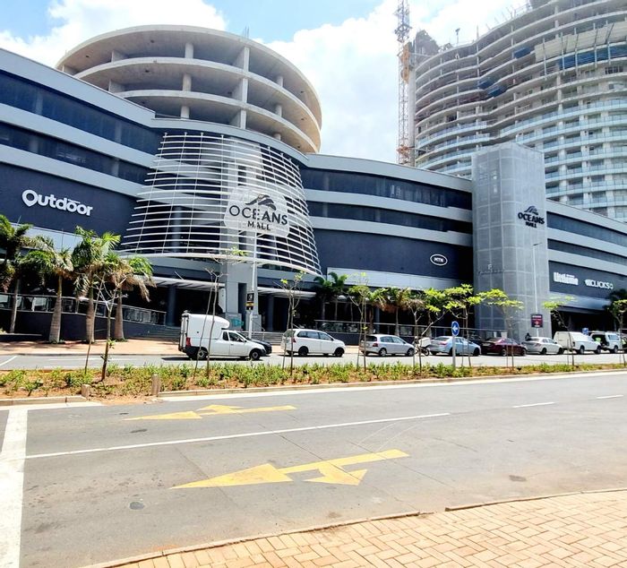 Prime retail space in Umhlanga Central, 64 m2, available to rent now.