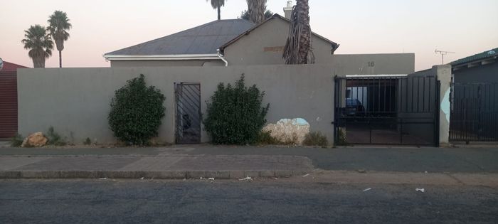 Property #2167077, House for sale in Newlands