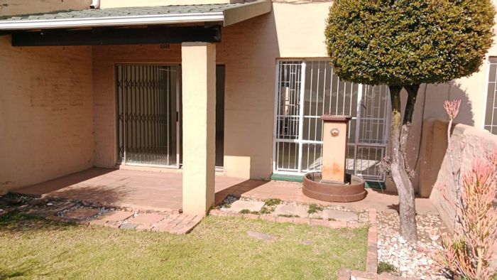 Property #2172665, Townhouse for sale in Aston Manor