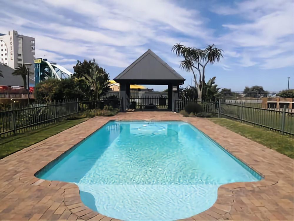 Communal swimming pool, gardens and braai areas