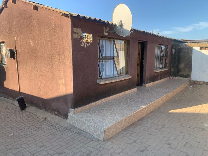 Property #2204016, House for sale in Zola