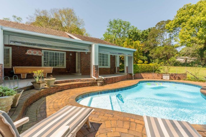 Kloof Central House For Sale: Spacious layout, pool, entertainment area, double garage.