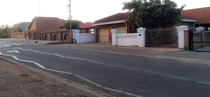 Property #2192920, House for sale in Soshanguve L