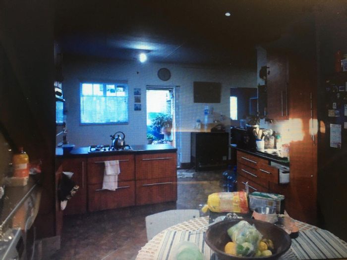 Valhalla House For Sale: 6 bedrooms, 3 baths, double carport, established garden.