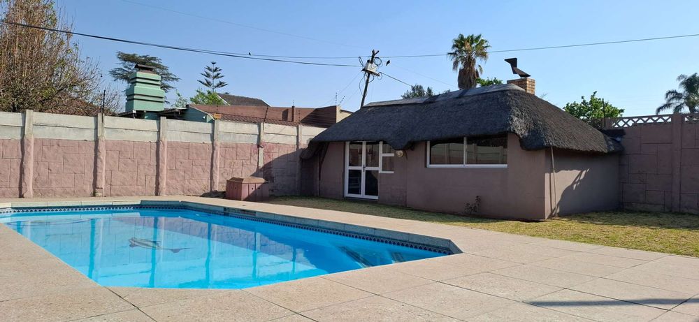 Pool and entertainment room