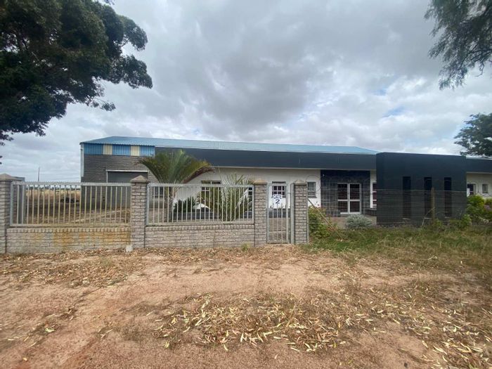 Property #2231911, Industrial for sale in Atlantis Industrial