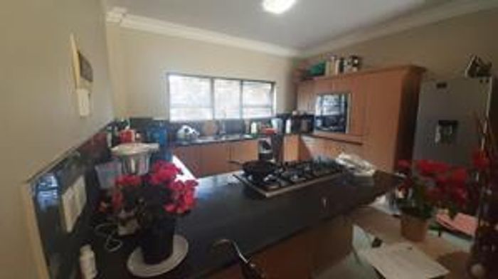 Property #2465730, Apartment Rental Monthly in Palm Lakes Estates