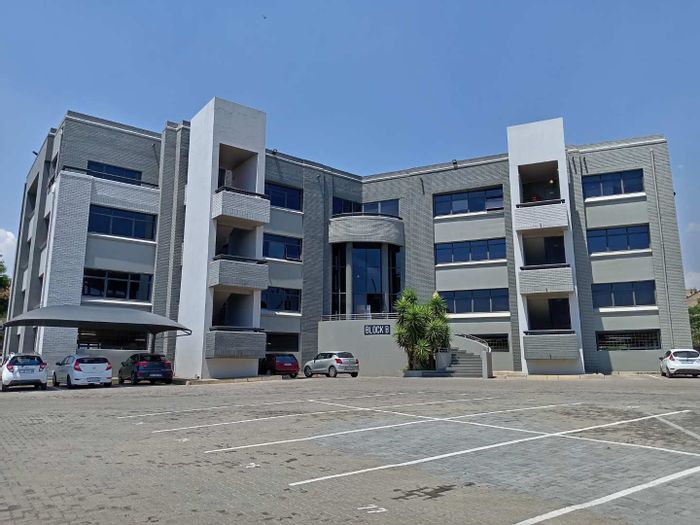 319m2 Office To Rent in Sunninghill with backup power, fiber, and ample parking.