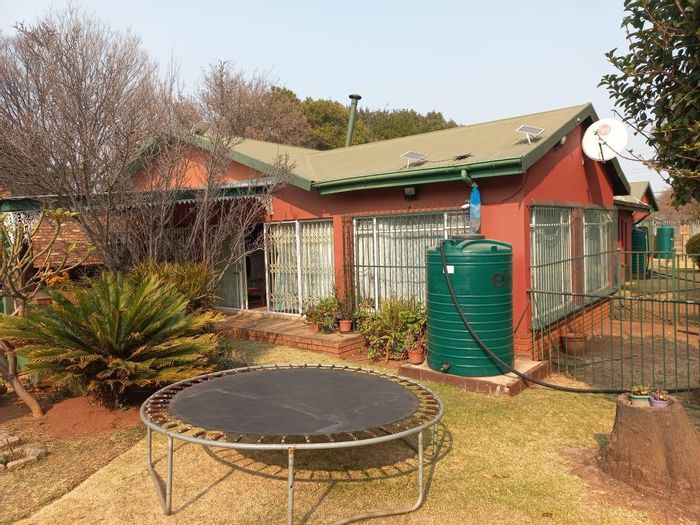 Spacious 4-Bedroom Home with Flatlet for Sale in Lyttelton Manor - No Loadshedding!