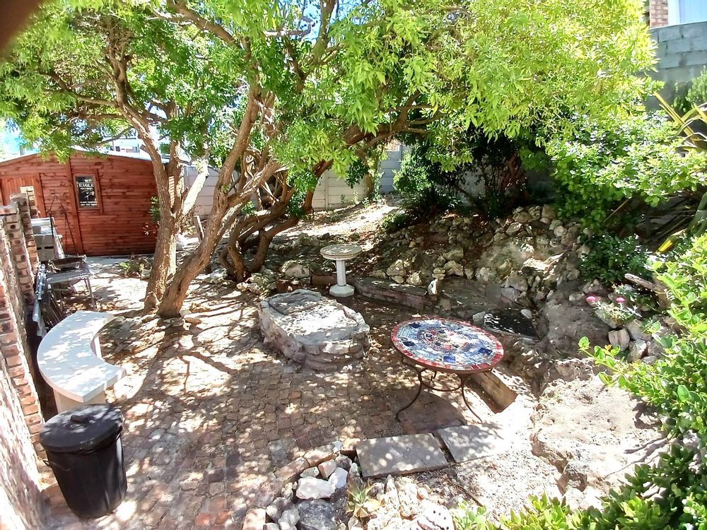 The very entertaining BBQ Area - in our Backyard.