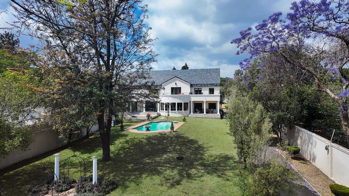 Bryanston House For Sale: Spacious garden, entertainment areas, advanced security features.