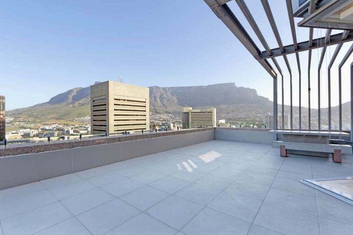 Property #2389405, Penthouse For Sale in Cape Town City Centre