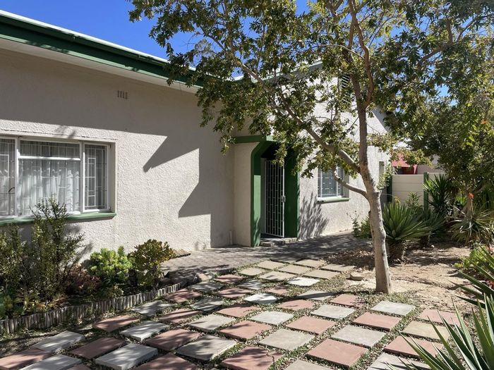 Office for Sale in Windhoek Central: Dual properties with residential and commercial potential.