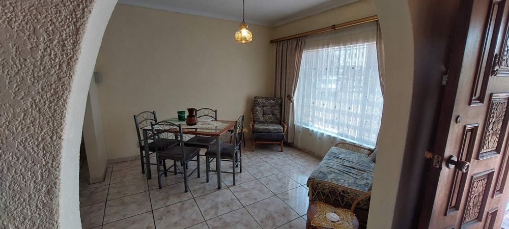 dining room from foyer