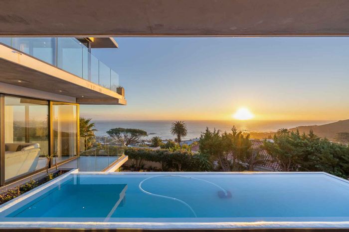 Stunning Camps Bay House For Sale: 5 Bedrooms, Dual Pools, Spectacular Views!