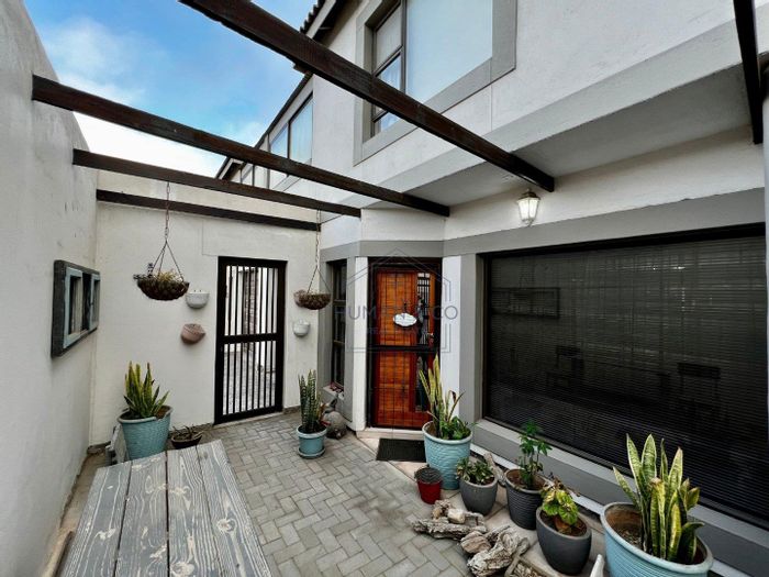 Property #2195168, Townhouse sold in Lagoon