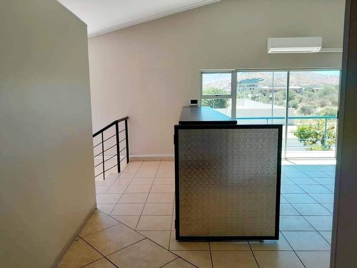 Office to Rent in Prosperita: 3 offices, parking, alarm system, central cooling.