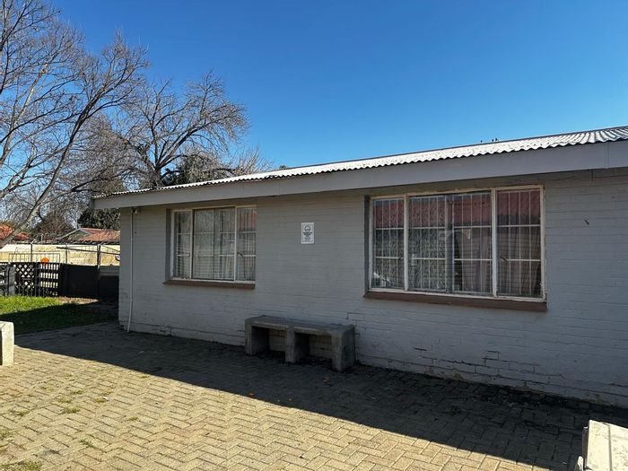 For Sale: 17-Bedroom Student House in Brandwag, High Income, Fully Furnished, NSFAS Accredited