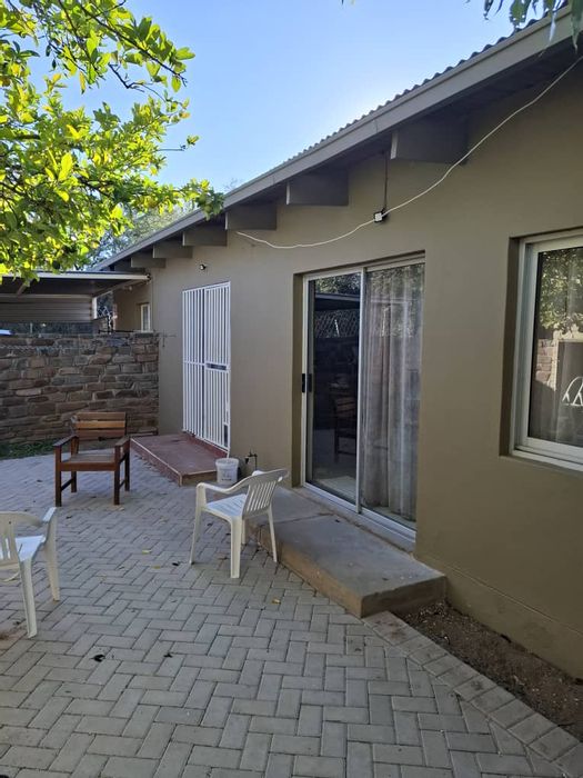 For Sale: Office in Suiderhof with five offices, boardroom, and ample parking.