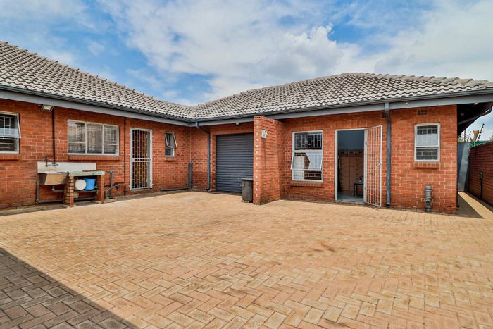 Luxurious Four-Bedroom House For Sale in Bakerton