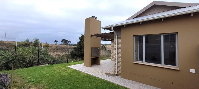 Mooikloof Country Estate: House For Sale with 3 Bedrooms, Double Garage, Inverter System.