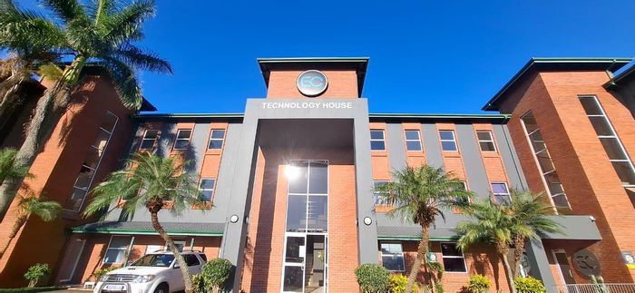 Versatile office space in Westville Central to rent, ample parking and security features.