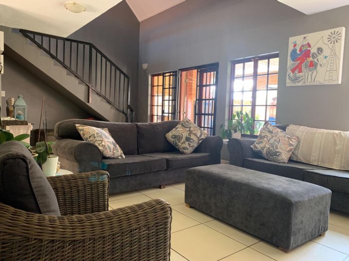 Property #2395659, Townhouse For Sale in Equestria