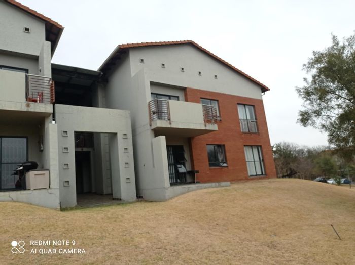 2-Bedroom Apartment To Rent in Jackal Creek Golf Estate with pool and security.