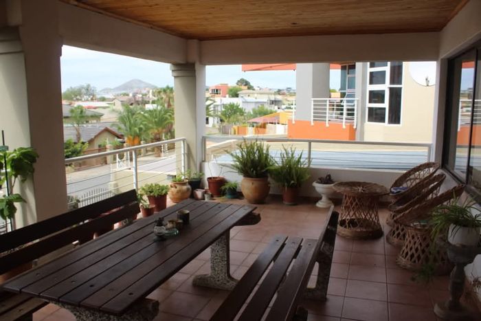 Property #2433368, House For Sale in Hochlandpark