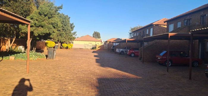 For Sale: 2-Bedroom Apartment in Clarina with 24-hour security and convenient access.