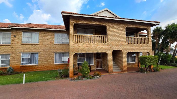 Property #2248982, Townhouse for sale in Alberton Central