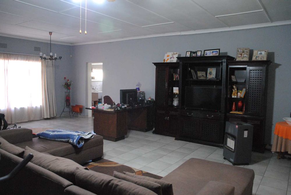 Lounge and dining room to far left