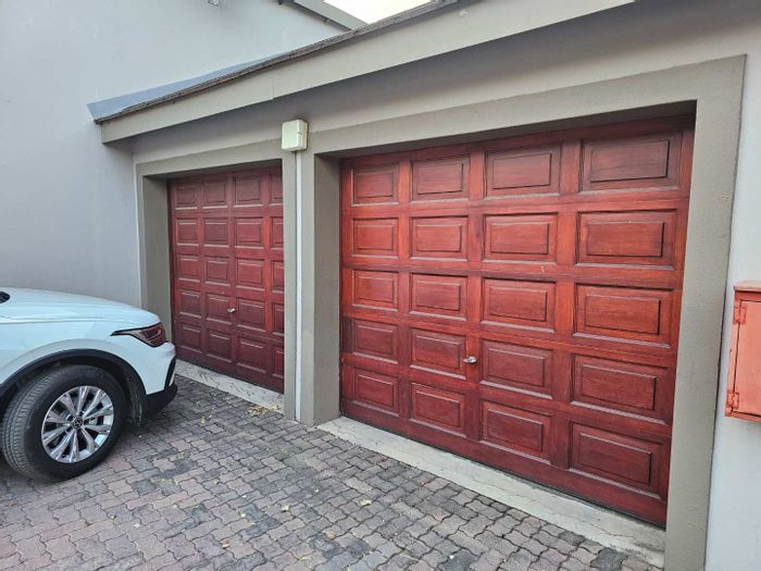 Property #2174455, Townhouse rental monthly in Country View