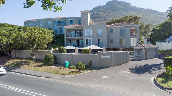 For Sale: Hout Bay Central Apartment with sea views, 3 beds, 2 baths, parking.