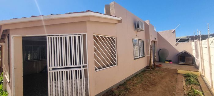 Property #2059719, House for sale in Cimbebasia