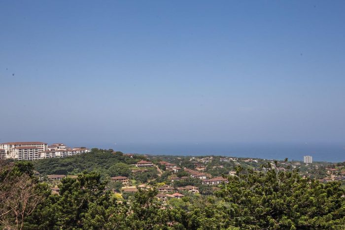 For Sale: Apartment in La Lucia Ridge with sea views, security, and spacious layout.