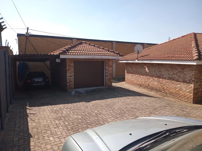 Property #2402609, House Rental Monthly in Silverton