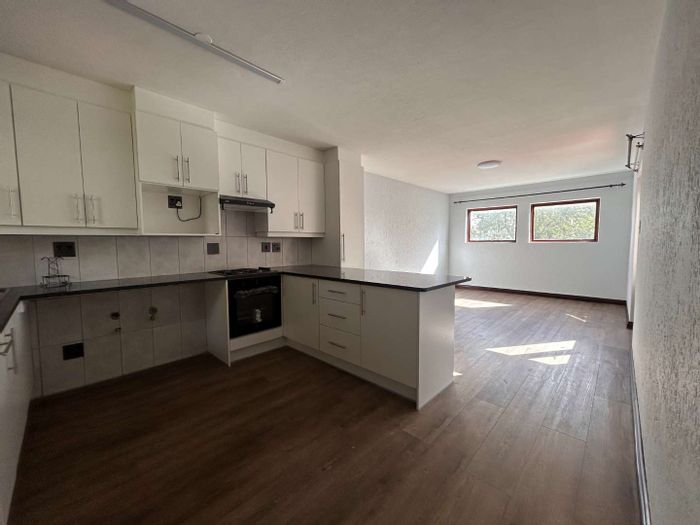 New Market Park Townhouse For Sale: 1 bed, pool view, 24hr security, covered parking.