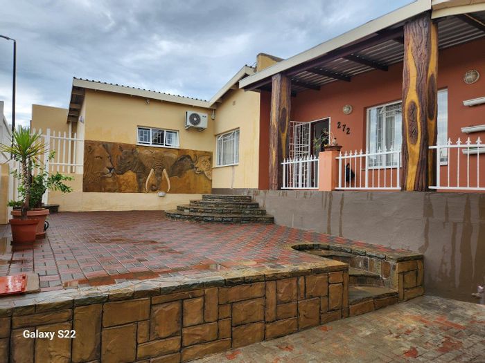 Property #2386995, House For Sale in Khomasdal
