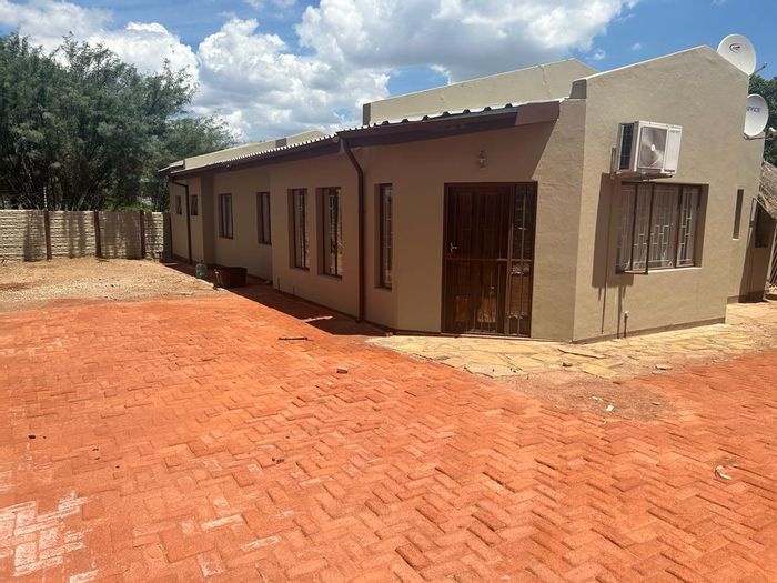 Property #2222926, House for sale in Windhoek West