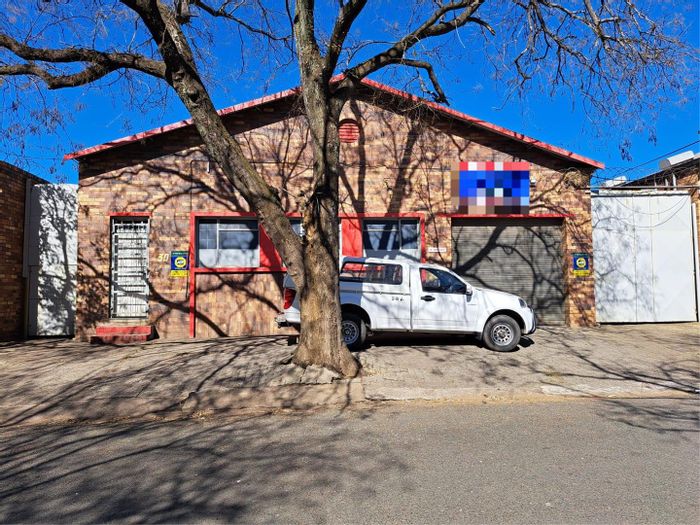 For Sale: Industrial unit in Booysens Reserve with spacious warehouse and yard.