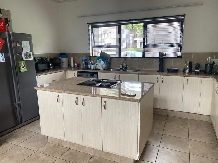 Property #2434081, Apartment Rental Monthly in Palm Lakes Estates