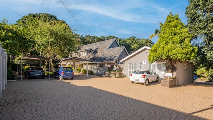 Kloof Central Office For Sale: Spacious layout, multiple boardrooms, ample parking, development potential.