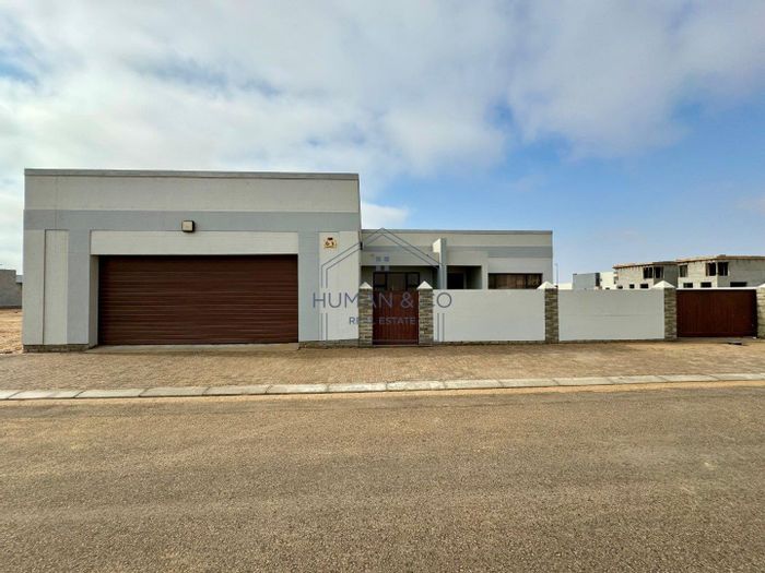 Property #2258412, House For Sale in Meersig