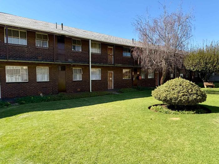 Townhouse To Rent in Horizon View: 2 bedrooms, balcony, garage, and tiled spaces.