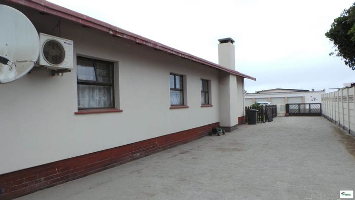 Property #1233482, House for sale in Walvis Bay Central